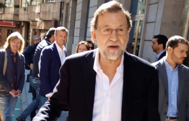 Rajoy agradece a los suyos su "lealtad" y aspira a lograr que le retiren la declaración de 'non grato' en Pontevedra