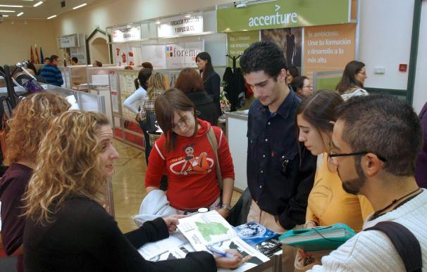 España supera la media de la OCDE en el número de jóvenes que no estudian ni trabajan