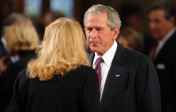 George W. Bush debe dar una lección de tolerancia a los republicanos, según un diario