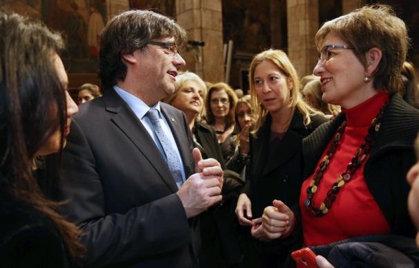 Puigdemont defiende la equidad de género como "viga maestra" de un nuevo Estado