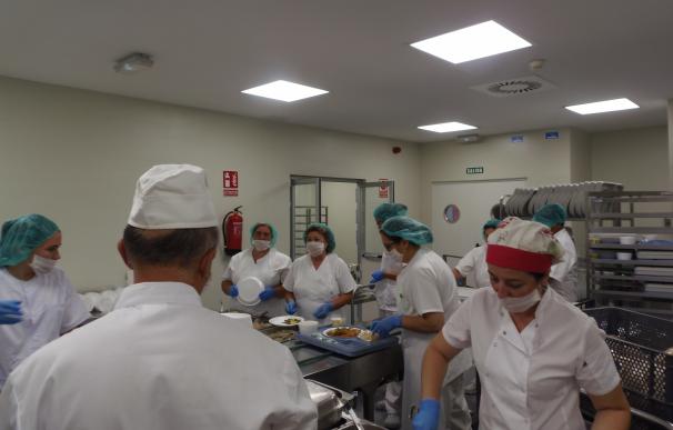 La cocina del nuevo Hospital de la Serranía de Ronda comienza a funcionar y servirá más de 43.000 menús al año