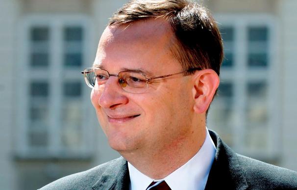 El conservador Petr Necas es nombrado primer ministro checo