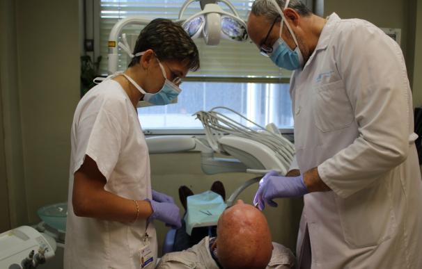El Hospital de La Paz ofrece al paciente con cáncer oral atención bucodental específica mediante un programa "pionero"