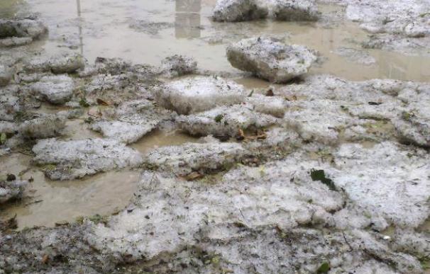 Fuerte tromba de granizo provoca inundaciones y daños materiales en Cuenca