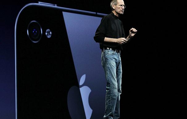 iPhone 4: el nuevo teléfono de Apple que eleva el listón en el mercado de los móviles inteligentes (Getty)