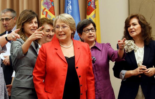 Zapatero ratifica a Bachelet el compromiso español con la igualdad de género