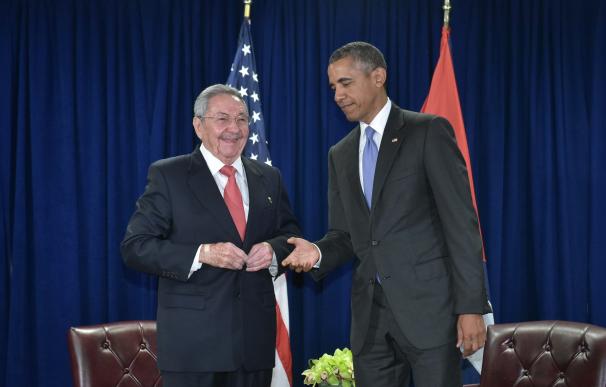 Obama y Castro, en la sede de la ONU este martes.