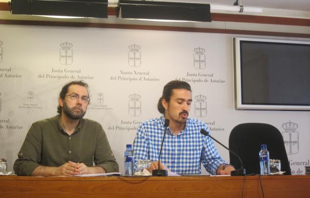 León pide al PSOE que "adquiera compromisos reales" y deje de "jugar al tres en raya" con Podemos e IU