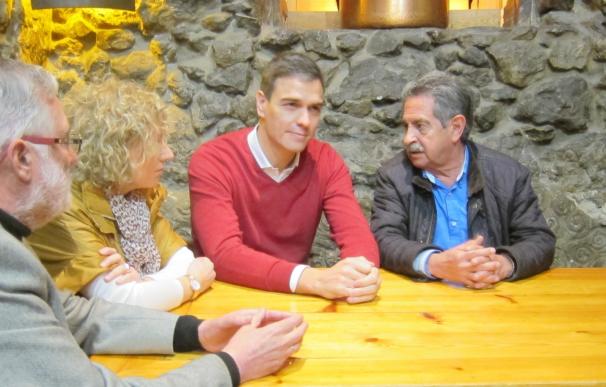 Revilla dice que Ferraz le ha garantizado la estabilidad del Gobierno bipartito PRC-PSOE