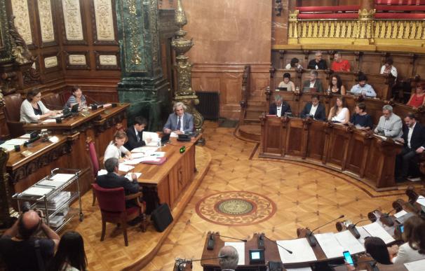El Ayuntamiento de Barcelona rechaza un propuesta de Cs que pide respetar la ley contra el 1-O