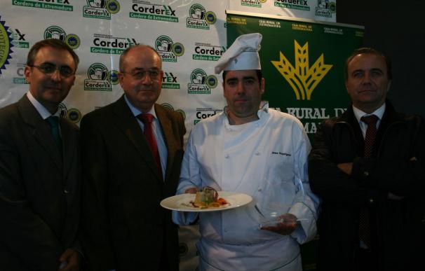 El chef del Parador del Mérida, José Lorenzo Rodríguez, gana el primer premio a la mejor receta de cordero extremeño