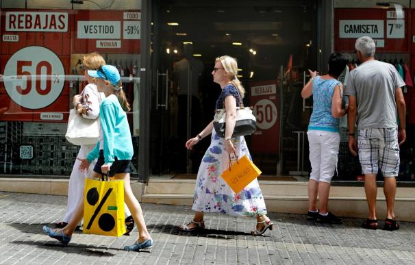 La capacidad de compra de la renta de los españoles ha retrocedido a niveles de hace una década.