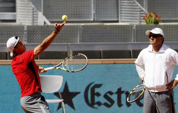 Nadal prepara su debut contra Mina en París mientras Federer abre su defensa
