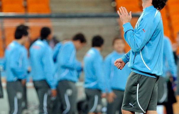 Uruguay quiere recuperar la historia ante el potente fútbol holandés