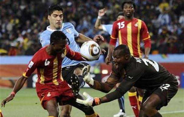 Uruguay y Ghana empatan 1-1 e irán a la prórroga