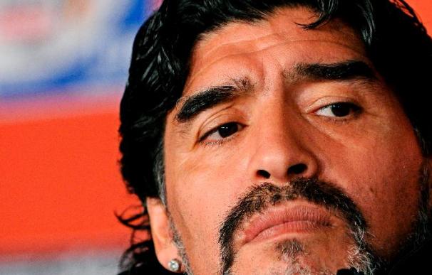 Maradona afirma que España ganó a Portugal gracias al árbitro