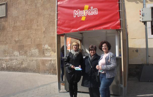 El Ayuntamiento de Murcia instala una caseta informativa con motivo Día de los Derechos del Consumidor