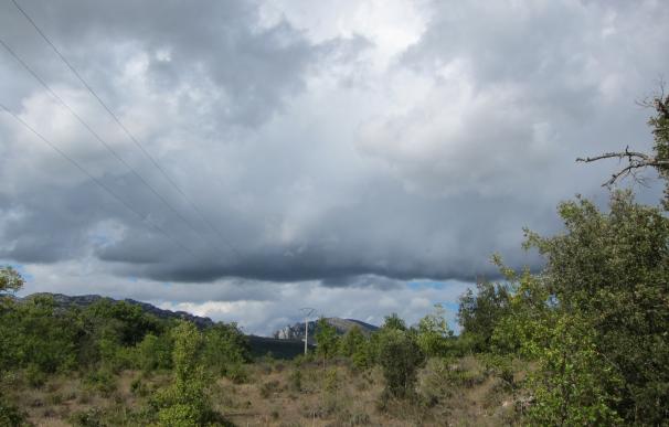 Canarias presenta este sábado cielos nubosos con posibilidad de alguna lluvia débil