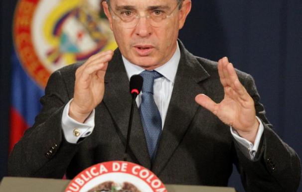 La primera edición de los Premios Colombia-España galardona al presidente Uribe