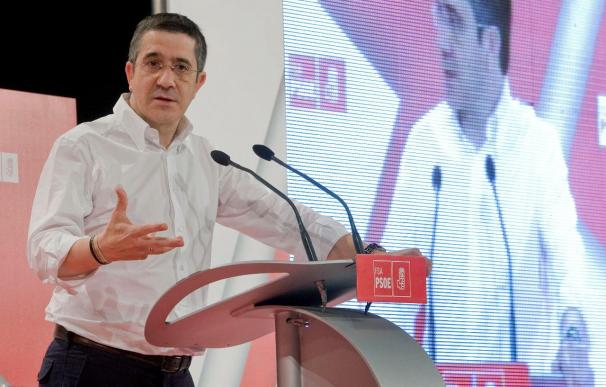 López dice al PNV que el PSE estará en su negociación con Zapatero
