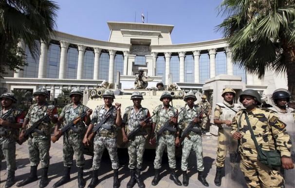 La Junta Militar egipcia retoma el poder legislativo tras la anulación del Parlamento