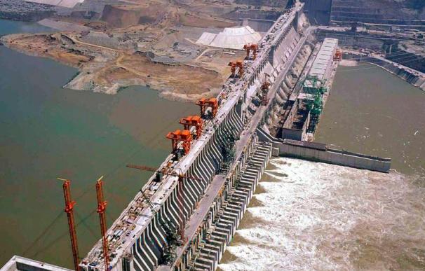 El aumento del nivel de agua sitúa a la presa de las Tres Gargantas en su momento de más riesgo