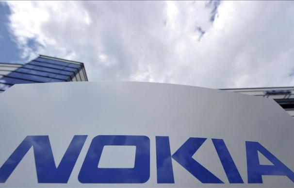 Moody's rebaja la calificación de Nokia a bono basura con perspectiva negativa