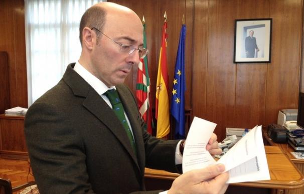 Urquijo cree un "desafío legal y moral" la candidatura de Otegi