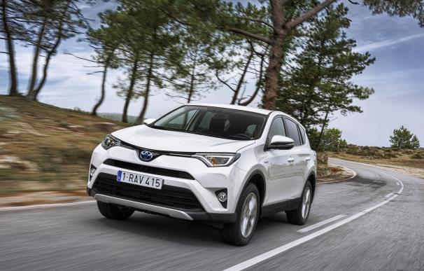 Toyota pone a la venta en España el RAV4 híbrido, el RAV4 más potente de la historia en Europa