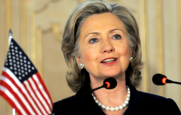 Clinton anuncia los primeros proyectos de un gran plan de ayuda civil para Pakistán