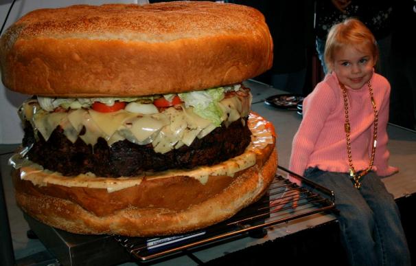 Un restaurante de Sídney prepara la mayor hamburguesa del mundo
