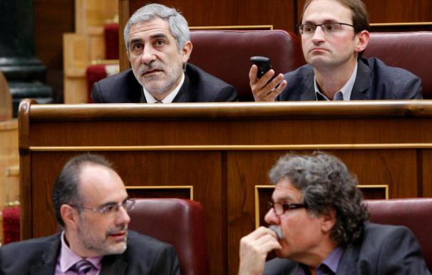 Zapatero avala una reducción del sueldo de los diputados y senadores