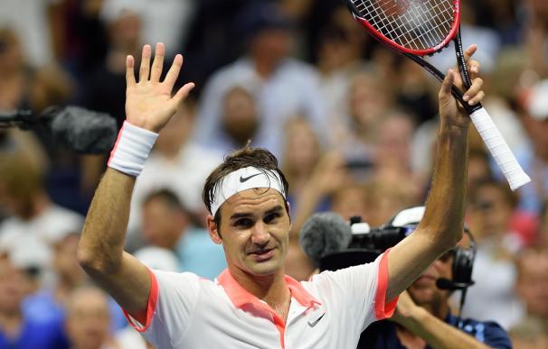 Roger Federer of Switzerland celebrates his victor