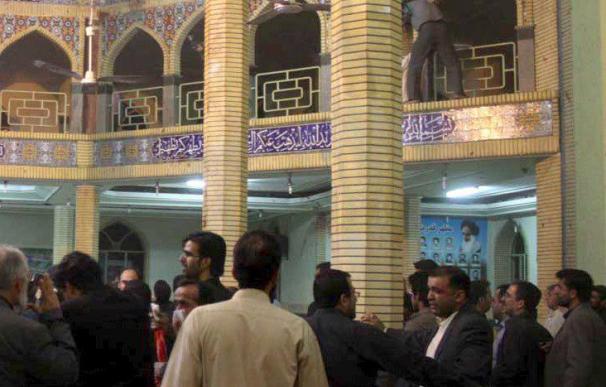 Al menos veinte muertos por dos explosiones en una mezquita de la ciudad iraní de Zahedan