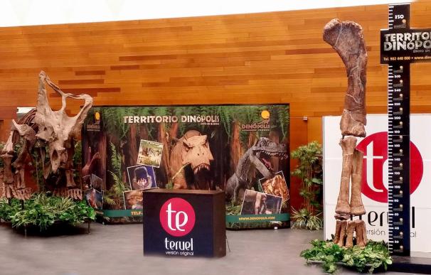 Los dinosaurios de Dinópolis rugen un año más en la feria 'Sevatur' en San Sebastián