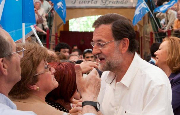 Zapatero afronta el penúltimo día de campaña en Galicia y Rajoy en Andalucía