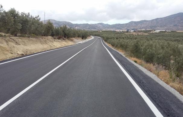 Diputación invierte 150.000 euros en la mejora de varios tramos de la carretera de acceso a Urrácal
