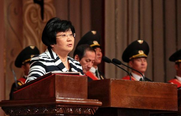 Otunbáyeva pide apoyo popular al asumir la Presidencia de Kirguizistán