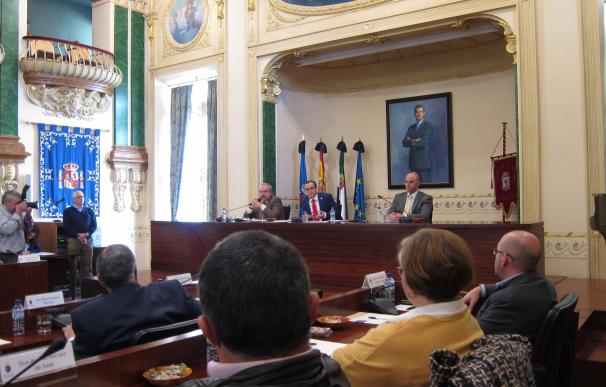 Presidente de la Diputación de Badajoz denuncia a diputado del PP por exhibir datos médicos de su hija