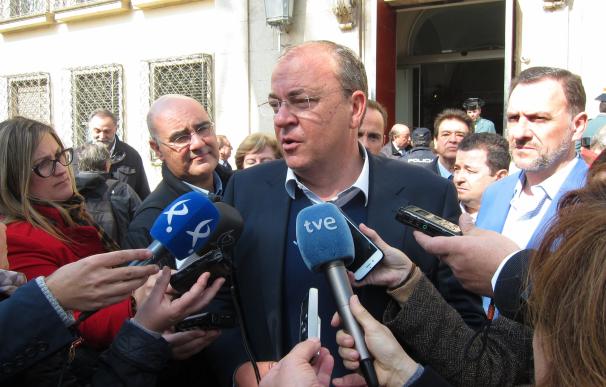 Monago insta a la Junta a que, "lejos de la política espectáculo", impulse la Plataforma Logística en Badajoz