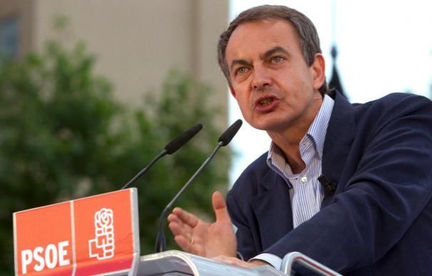 Zapatero dice que el voto es la expresión para ser crítico y exigente