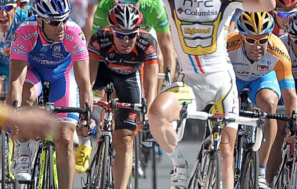 Cavendish suma su cuarta victoria al esprint, Contador mantiene el liderato