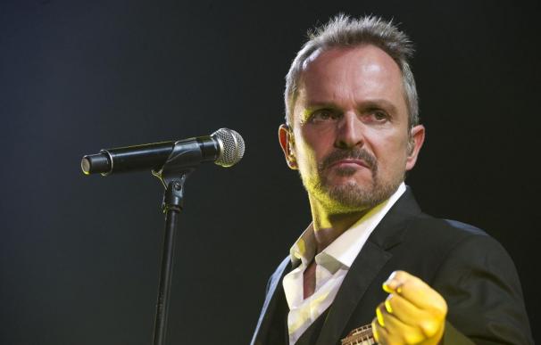 Miguel Bosé suspende su concierto por una afección de garganta en el Arenal de Burriana