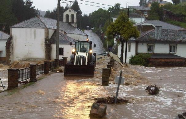 Las intensas lluvias causan inundaciones y cortes de carreteras en el entorno de A Coruña