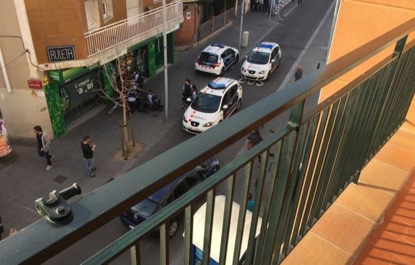 Un detenido dispara a una agente de los Mossos en Santa Coloma de Gramenet