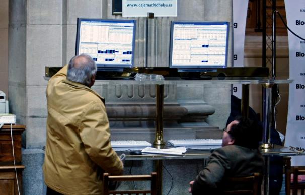 La bolsa española mira a Wall Street y el IBEX sube el 0,39 por ciento a mediodía