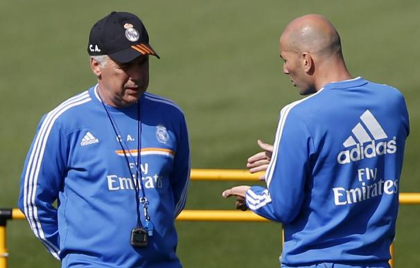 Deschamps seguro de que Zidane entrenará el año próximo, pero no sabe dónde