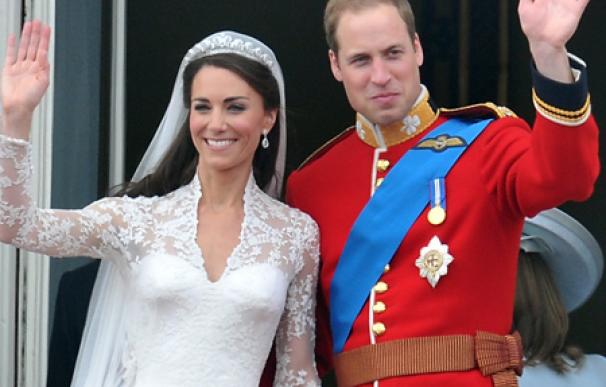 Sarah Burton no contó a su madre que diseñaba el traje de novia de Kate Middleton
