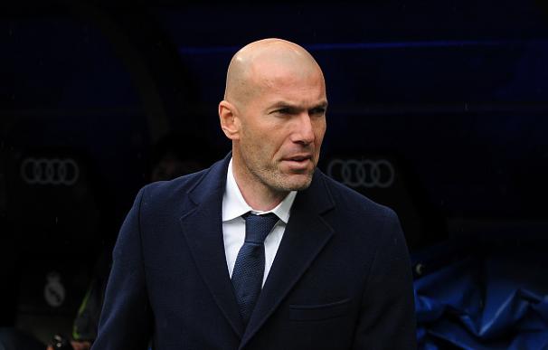 Zidane no entiende a los que quieren vender a CR7: "El Bernabéu también me pitó a mí"