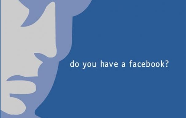 Facebook suma casi 700 millones de usuarios